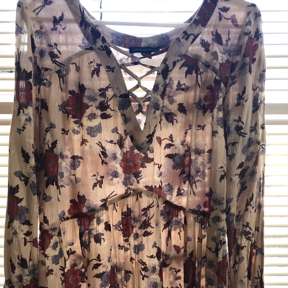 *NWOT* AMERICAN EAGLE FLOWY TOP